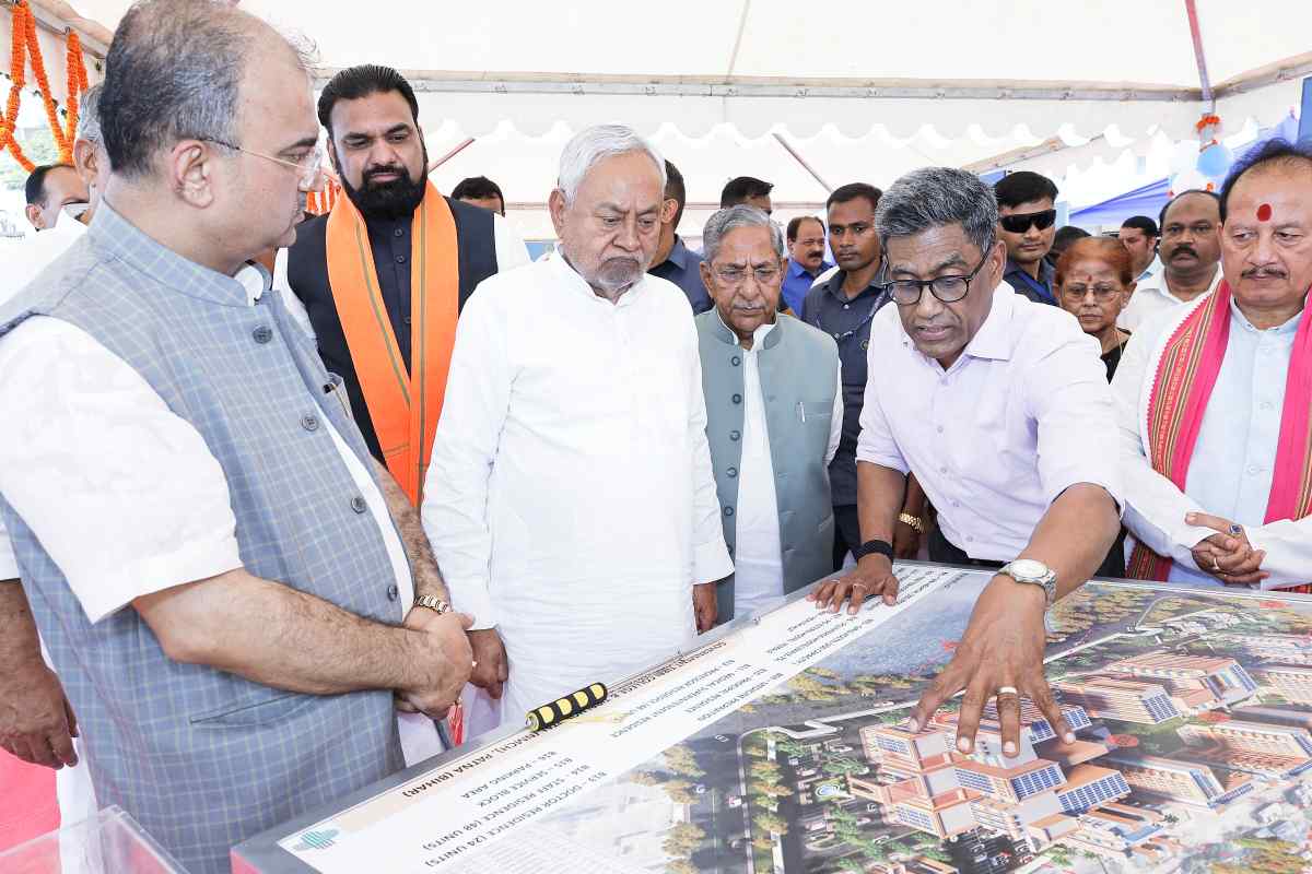 मुख्यमंत्री ने पटना में 264 करोड़ रुपये की लागत से 200 बेड वाले राजकीय तिब्बी चिकित्सा महाविद्यालय एवं अस्पताल का किया कार्यारंभ