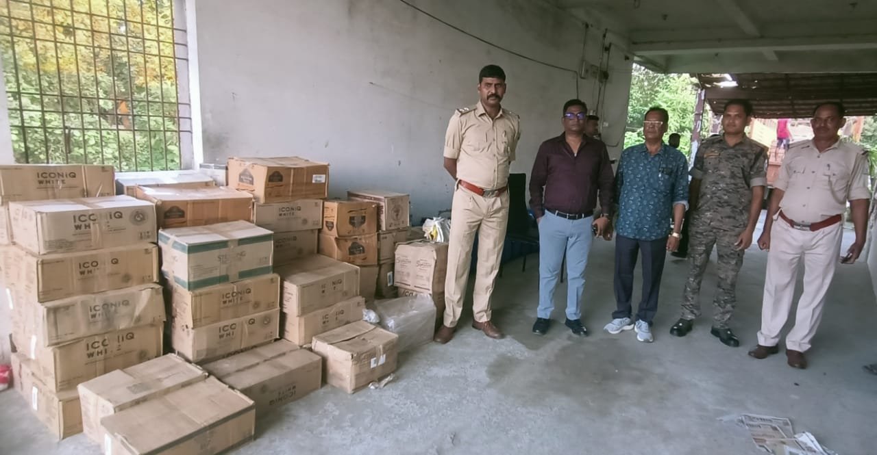 बोकारो में मिनी शराब फैक्ट्री का उद्भेदन, भारी मात्रा में अवैध शराब और सामग्री जब्त