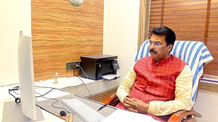 राजस्व महा-अभियान के कारण राजस्व कर्मियों के तबादलों और अनुशासनात्मक कार्रवाई पर लगी रोक