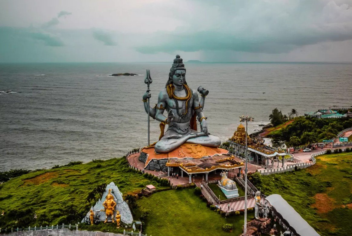 शिव-शक्ति की आराधना का महापर्व: सावन माह और सोमवारी व्रत का महत्व