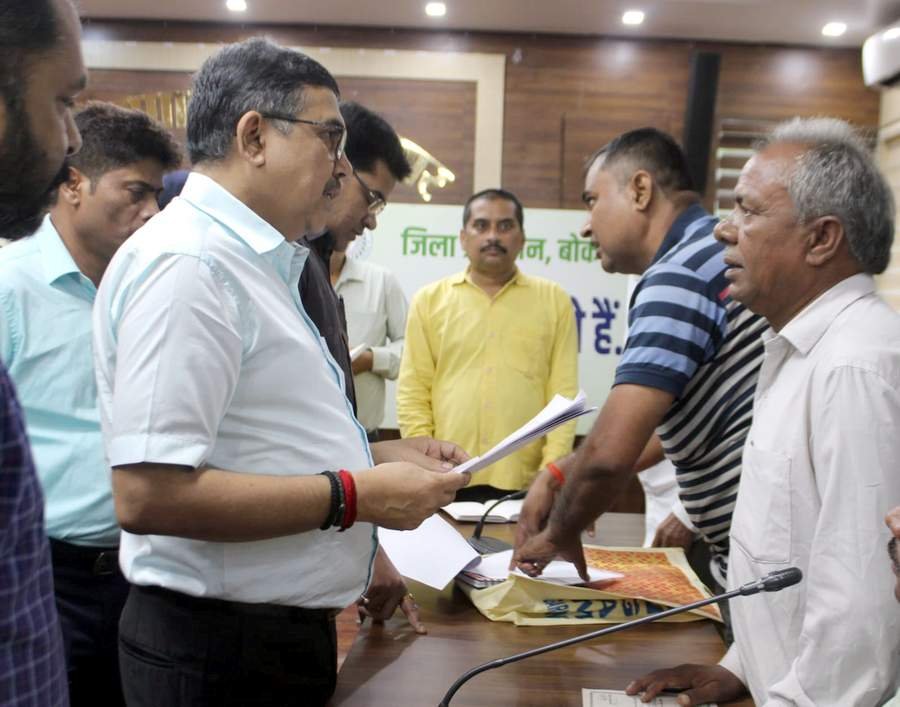 डीसी की संवेदनशीलता से एक वृद्ध महिला के घर में फिर से हुआ उजाला