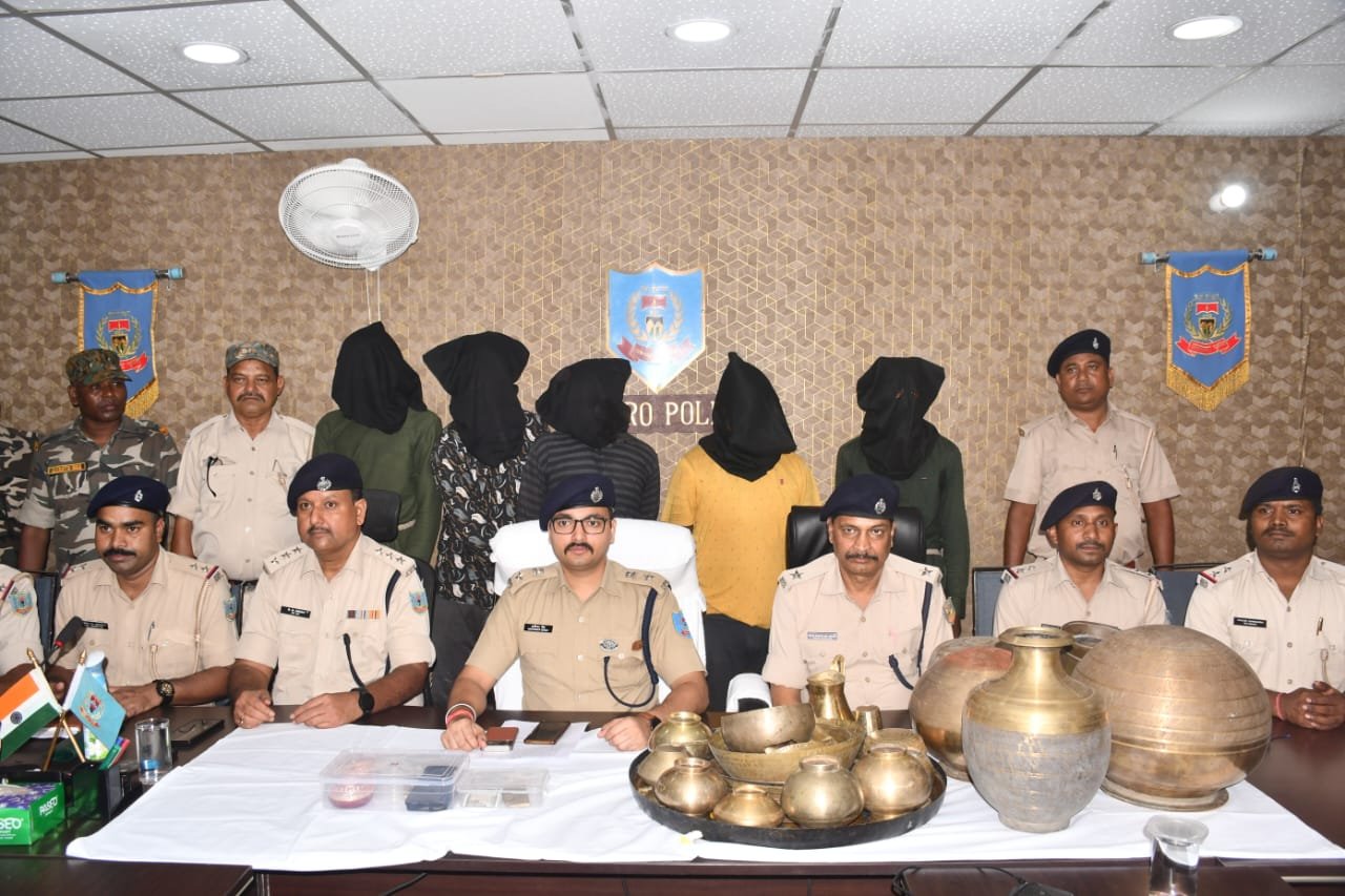 गहने और बर्तन चुराने वाला गिरोह पकड़ा गया, 5 लोग गिरफ्तार