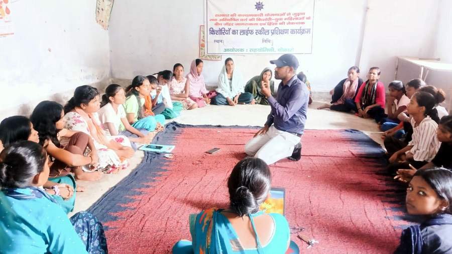 जीवन कौशल आधारित प्रशिक्षण से बाल विवाह के खिलाफ जागरूकता