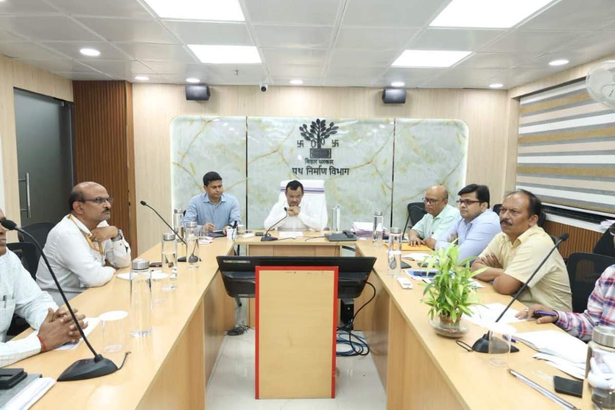 विक्रमशिला सेतु का कार्य तय समयसीमा में पूरा करें : पंकज कुमार पाल