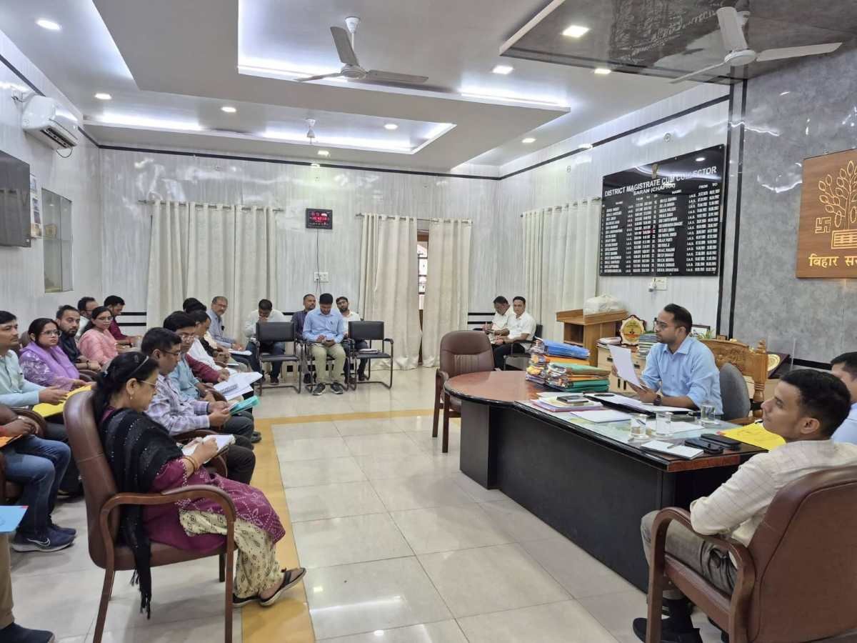 गंगा संरक्षण को लेकर डीएम ने दिए समयबद्ध कार्रवाई के निर्देश