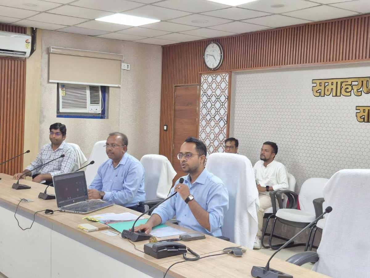 आधारभूत परियोजनाओं की समीक्षा, समय पर कार्य पूरा करने के निर्देश