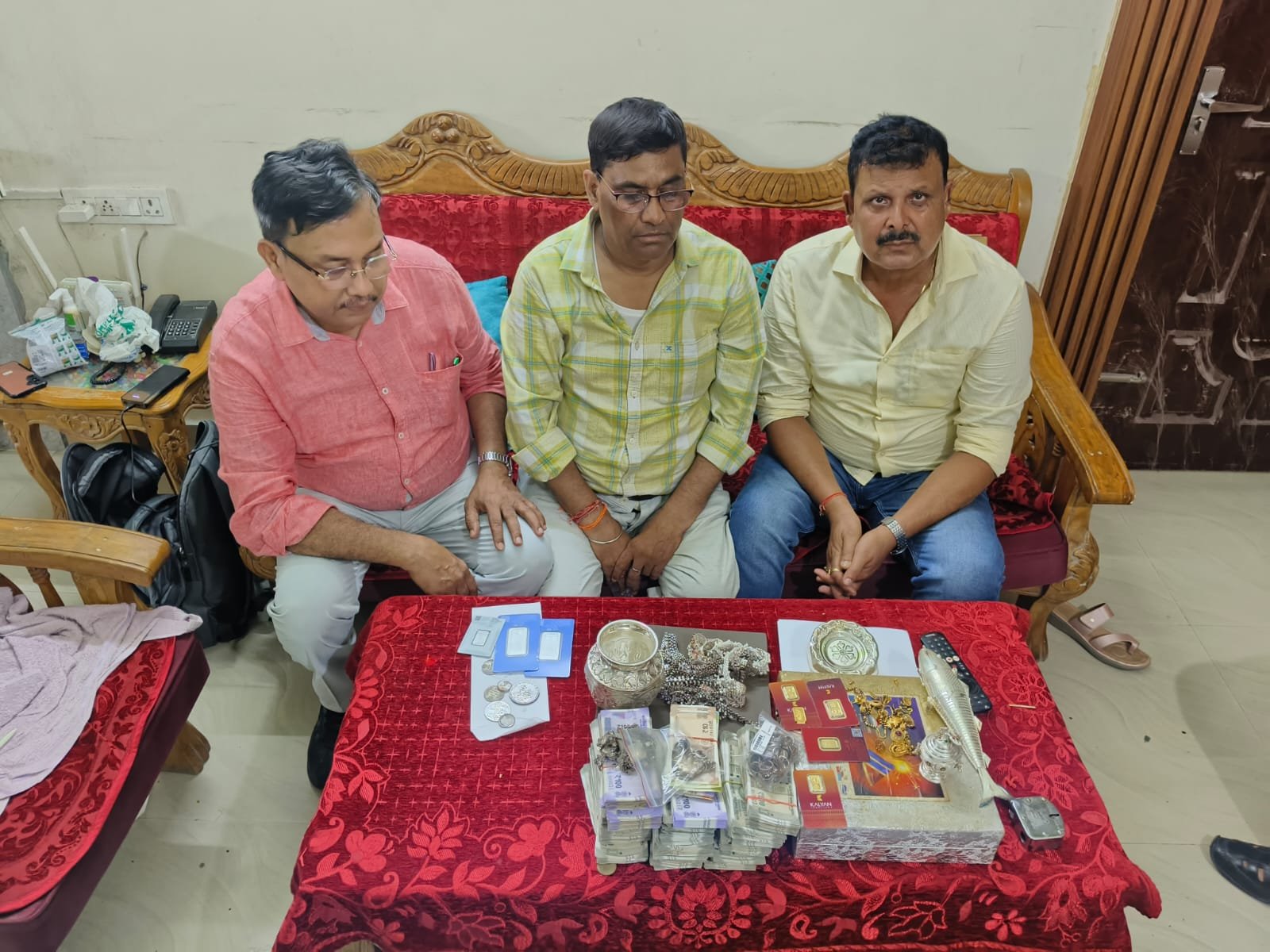 पूर्णिया के कार्यपालक अभियंता 1.04 लाख घूस लेते रंगेहाथ गिरफ्तार