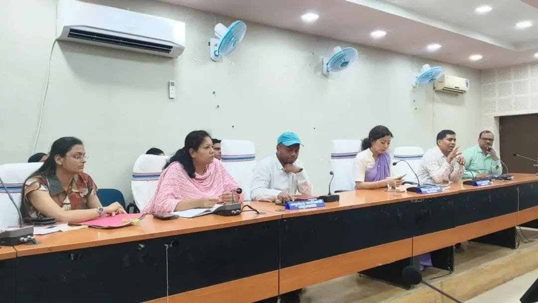 ‘अभियान बसेरा-2’ के तहत पहले दिन 5,416 आवेदन प्राप्त, डीएम ने की समीक्षा